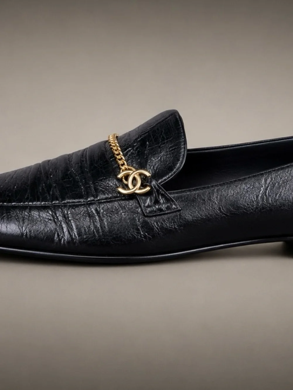 CHANEL Black Leather Loafers with Gold Chain CC Charm - Picture 4 of 6